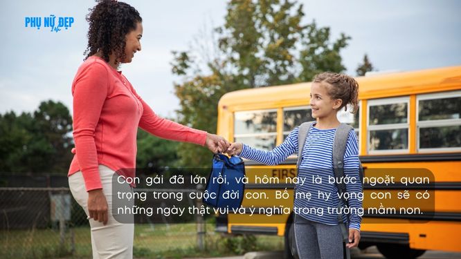 Stt con gái đi học mầm non ngày đầu tiên